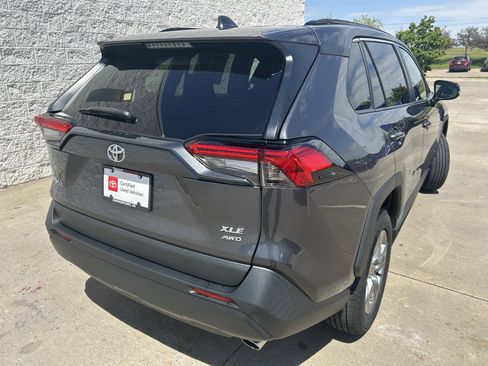 Certified 2022 Toyota RAV4 XLE w/ Convenience Package AWD/4WD image 6