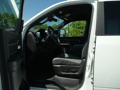 Used 2024 RAM 2500 Big Horn AWD/4WD image 12