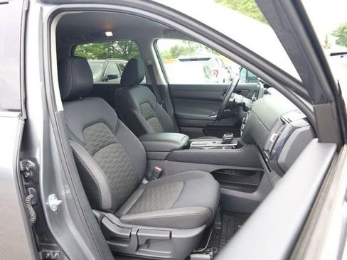 Certified 2025 Nissan Pathfinder SV FWD image 27