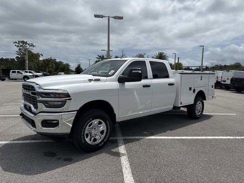 New 2026 RAM 2500 Tradesman w/ Chrome Appearance Group AWD/4WD image 7