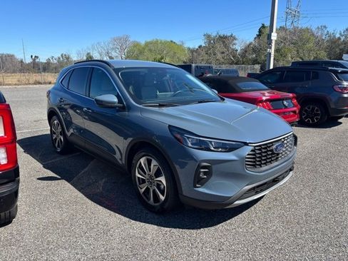 Used 2025 Ford Escape Platinum image 8