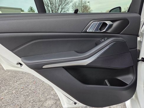 Used 2023 BMW X5 xDrive40i w/ Executive Package image 41