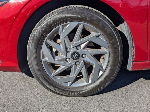Certified 2024 Hyundai Elantra SEL image 22