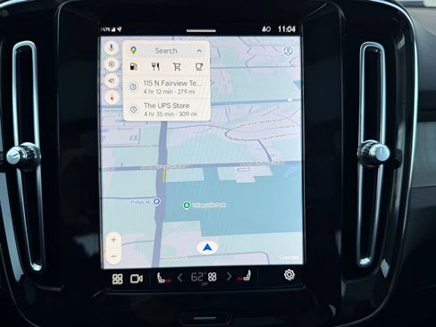 Used 2023 Volvo XC40 B5 Plus image 23