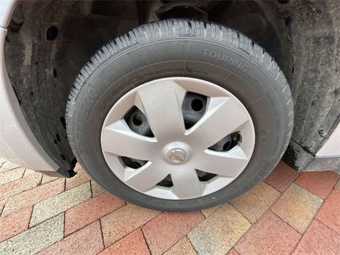 Used 2010 Nissan Versa Sedan image 7