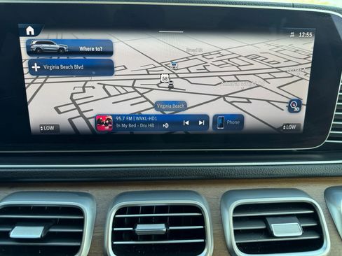 Used 2024 Mercedes-Benz GLS 450 4MATIC image 19