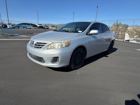 Used 2013 Toyota Corolla LE FWD image 7