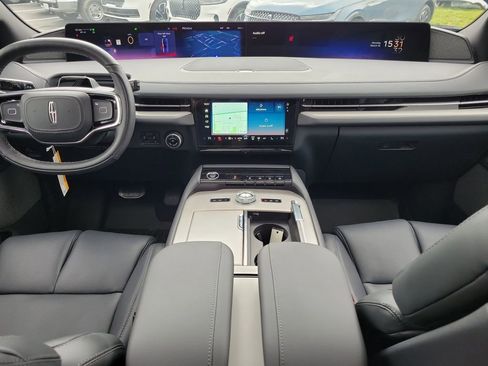 New 2026 Lincoln Navigator Reserve w/ Jet Appearance Package AWD/4WD image 11