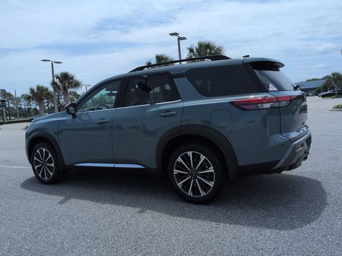 New 2026 Nissan Pathfinder Platinum AWD/4WD image 7