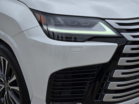 Used 2023 Lexus LX 600 4WD w/ Interior Upgrade Package image 11