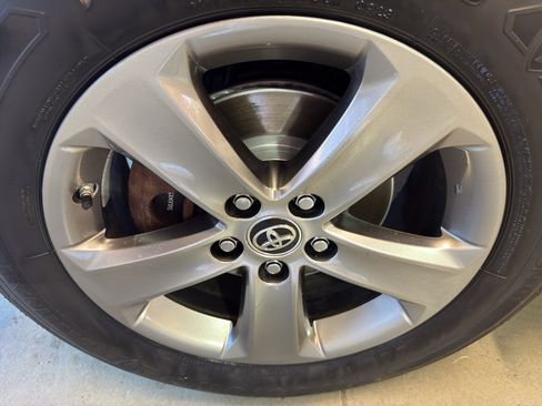 Used 2015 Toyota RAV4 XLE w/ Outdoor Package AWD/4WD image 37
