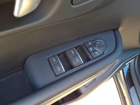 Used 2025 Buick Enclave Sport Touring image 17