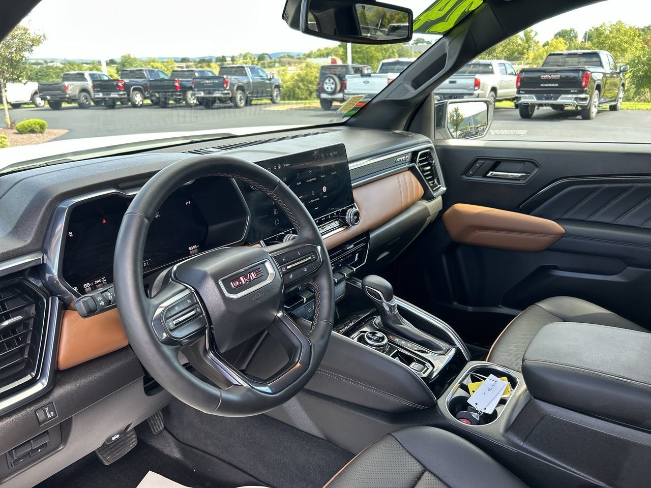 Used 2024 GMC Canyon AT4 w/ AT4 Premium Package AWD/4WD image 25