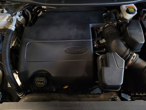 Used 2017 Ford Explorer Limited w/ Equipment Group 301A AWD/4WD image 30