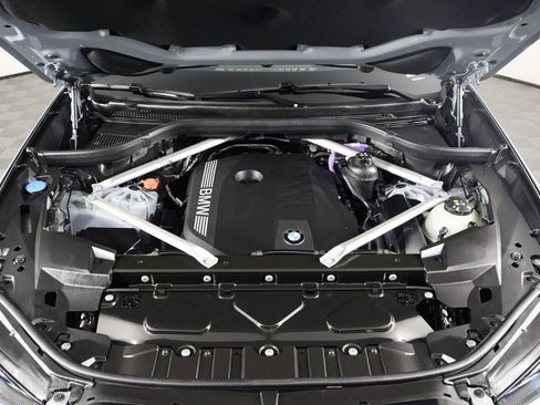 Used 2025 BMW X5 xDrive40i w/ M Sport Package image 15