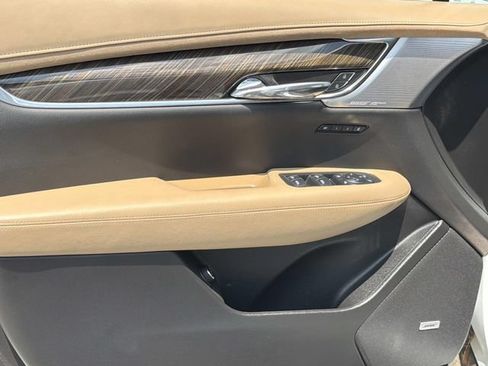 Used 2022 Cadillac XT6 Premium Luxury w/ Platinum Package AWD/4WD image 19