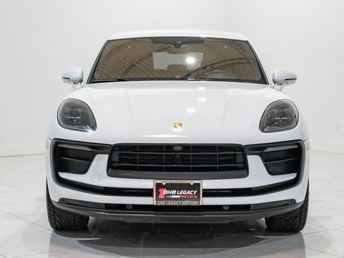 Used 2022 Porsche Macan image 2
