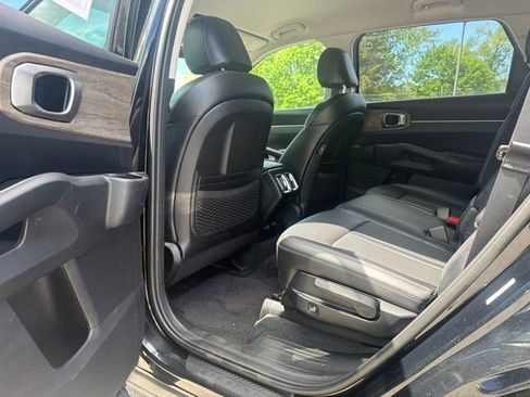 Certified 2023 Kia Sorento S AWD/4WD image 11