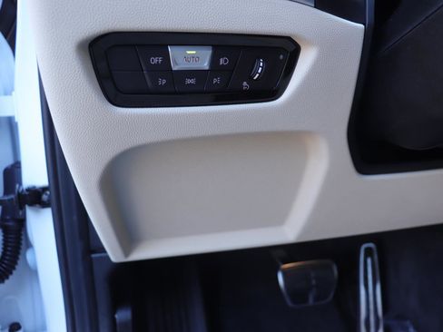 New 2026 BMW 330i Sedan w/ M Sport Package image 25