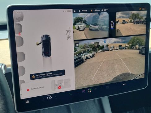 Used 2023 Tesla Model Y Long Range AWD/4WD image 23