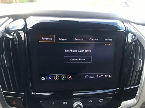 Used 2020 Chevrolet Traverse LT w/ LT Premium Package image 26