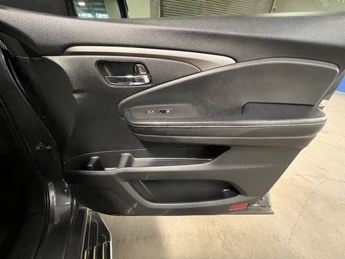 Used 2018 Honda Pilot EX-L image 11