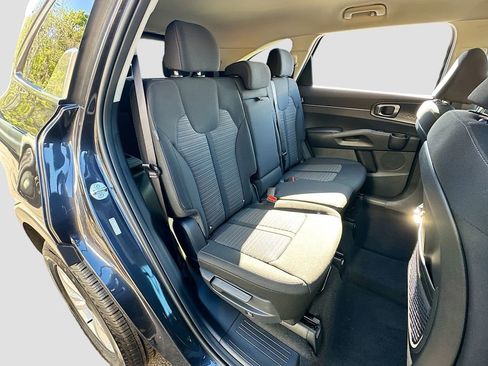 New 2026 Kia Sorento LX FWD image 24