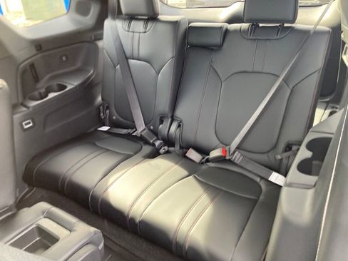 New 2025 Honda Pilot Black Edition image 7