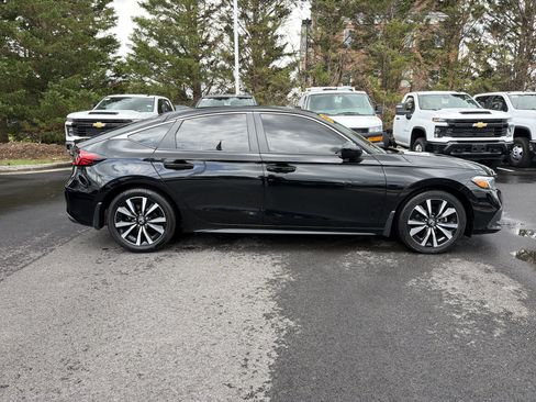 Used 2024 Honda Civic EX-L image 11