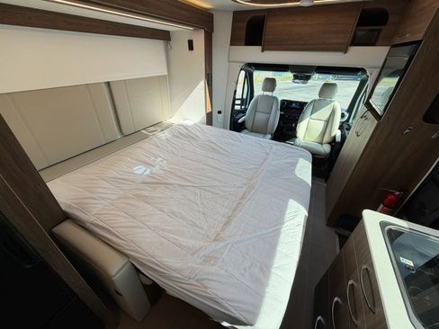 Used 2024 Mercedes-Benz Sprinter 3500 image 58