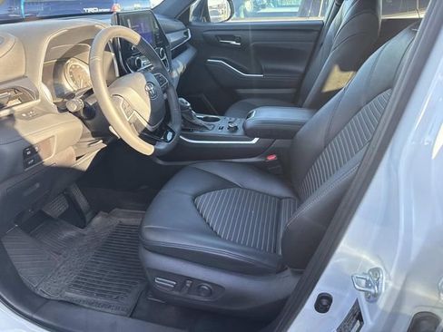 Used 2024 Toyota Highlander XSE image 30