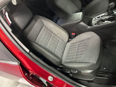 Used 2023 Chevrolet Equinox LT image 25