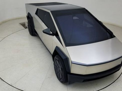 Used 2024 Tesla Cybertruck AWD Crew Cab image 73