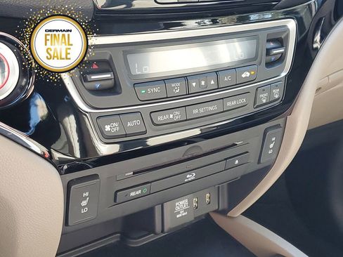 Used 2017 Honda Pilot Touring image 28