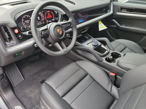 Used 2026 Porsche Cayenne AWD/4WD image 4