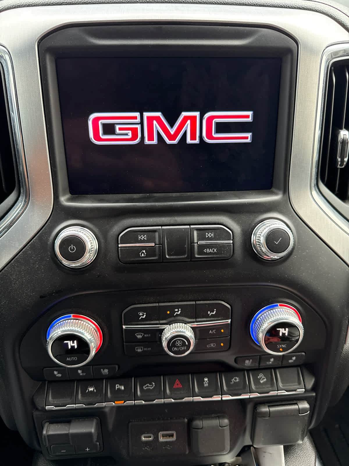 Used 2022 GMC Sierra 1500 SLT w/ SLT Premium Plus Package AWD/4WD image 11