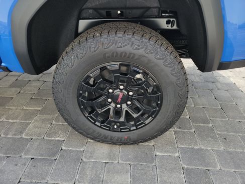 New 2026 GMC Canyon Elevation w/ Convenience Package RWD image 10