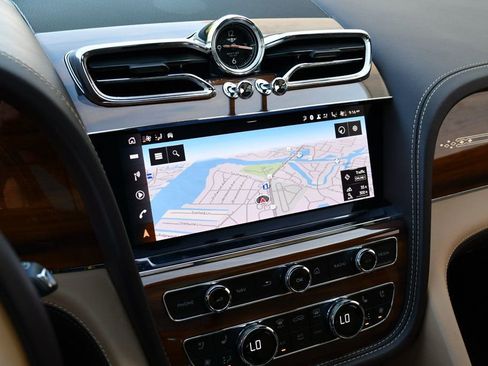 Used 2023 Bentley Bentayga Extended Wheelbase AWD/4WD image 55