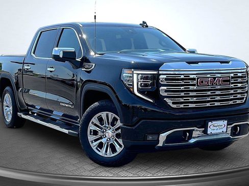 Used 2022 GMC Sierra 1500 Denali w/ Technology Package AWD/4WD image 13