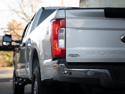 Used 2019 Ford F250 XLT w/ XLT Value Package image 9