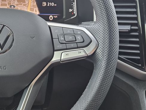 Used 2022 Volkswagen Atlas Cross Sport SEL R-Line image 30