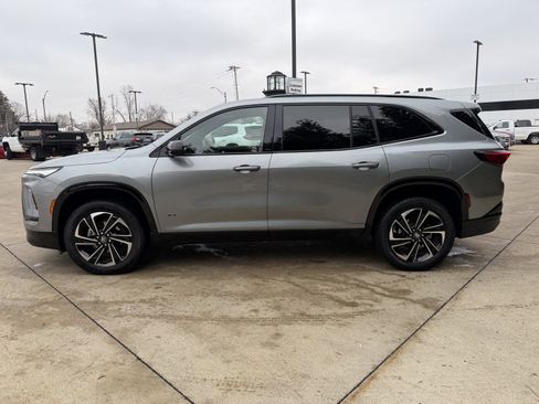 Used 2025 Buick Enclave Sport Touring image 8