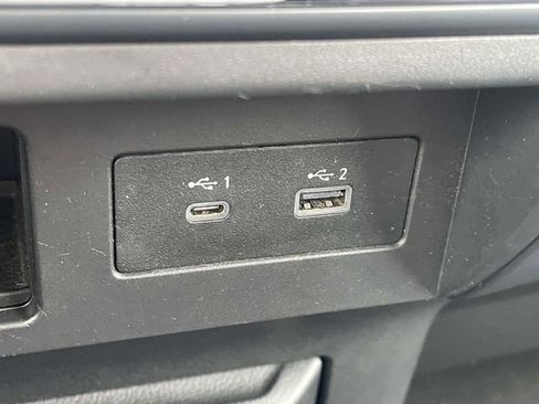 Used 2022 Nissan Titan SV image 20