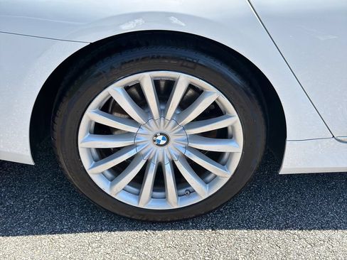 Used 2022 BMW 740i w/ Premium Package RWD image 17
