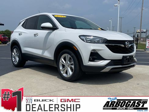 Used 2023 Buick Encore GX Preferred w/ Cold Weather Comfort Package FWD image 1