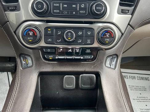 Used 2018 Chevrolet Suburban LT image 15