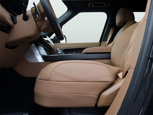 New 2026 Land Rover Range Rover SE image 35
