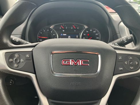 Used 2024 GMC Terrain SLE FWD image 15