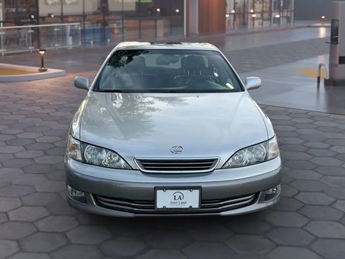 Used 2001 Lexus ES 330 image 9