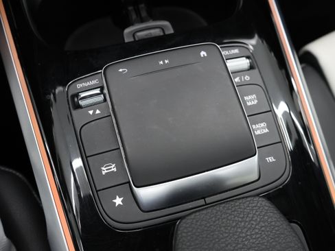 Used 2022 Mercedes-Benz GLB 35 AMG 4MATIC image 50
